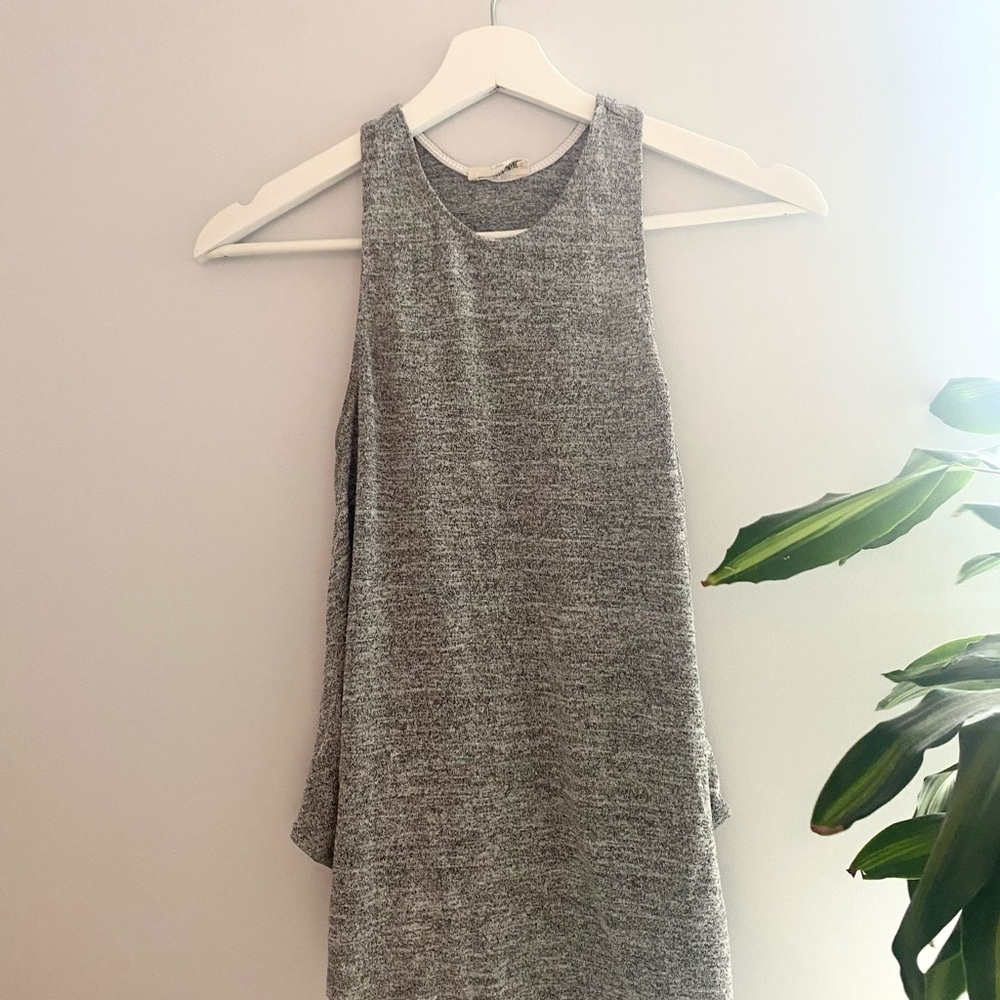 ARITZIA Wilfred heather grey causal tank top. - Picture 2 of 2